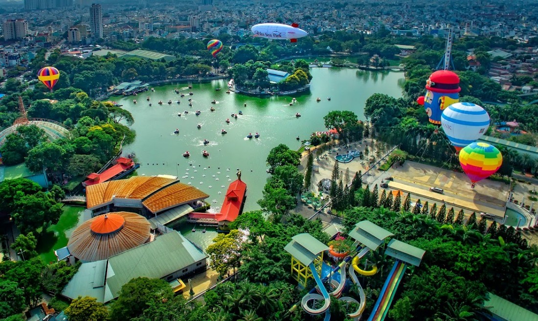 Công viên nước Đầm Sen. 