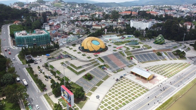 Lâm Đồng dự kiến bán đấu giá lô A2, A3 quảng trường Lâm Viên (diện tích 7.036 m2) để tạo nguồn thu thực hiện 2 dự án cao tốc Tân Phú – Bảo Lộc và Bảo Lộc – Liên Khương. Ảnh: Người Lao động