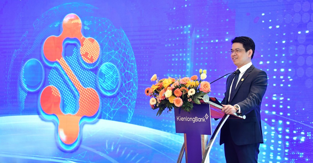  Các thành viên HĐQT và Ban Kiểm soát nhiệm kỳ mới (2023 - 2027) ra mắt Đại hội.