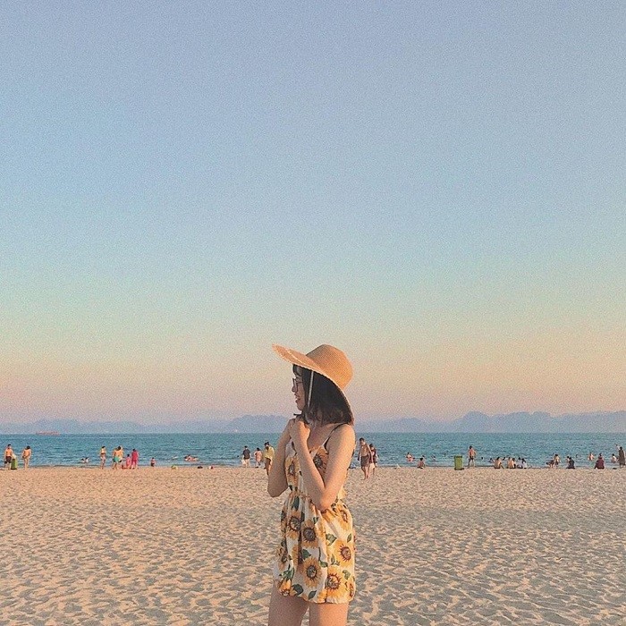 Bãi Cháy - Bãi biển lớn nhất Quảng Ninh. 