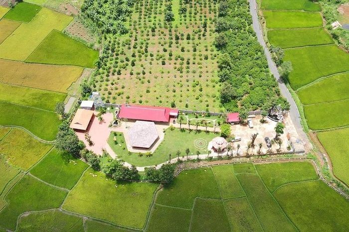 Công trình xây dựng trái phép trên đất nông nghiệp. Ảnh: PLO.vn