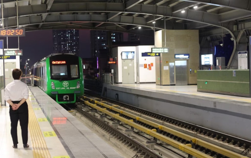 Dự kiến vận hành đoạn trên cao của metro Nhổn - Ga Hà Nội từ tháng 9/2023. Ảnh minh họa