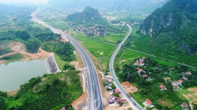 Sớm triển khai các dự án cao tốc Đồng Đăng-Trà Lĩnh và Hữu Nghị-Chi Lăng (Ảnh: VGP)