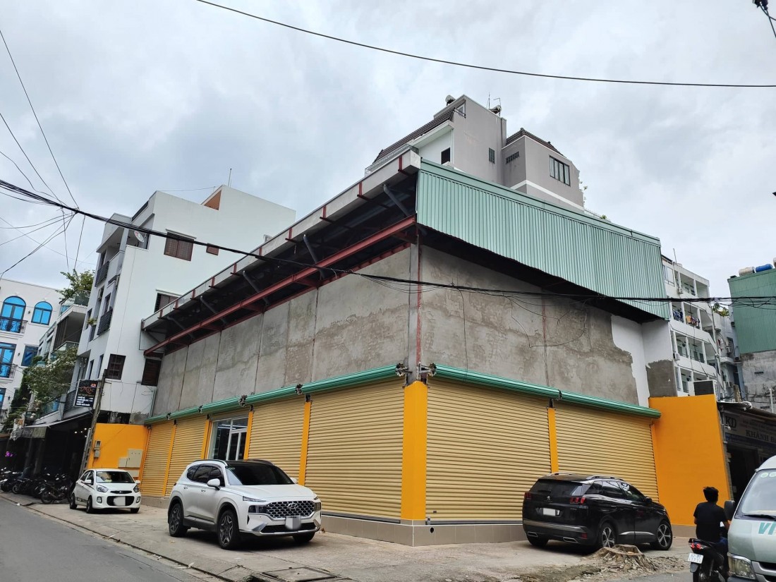 Cửa hàng Bách hóa Xanh tại đường Nguyễn Phúc Nguyên (Q.10, TP.HCM) đã trả mặt bằng. Ảnh: Thanh Niên