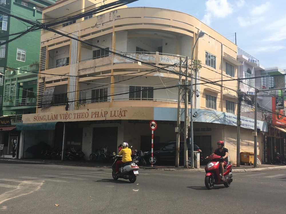 Bộ Tài chính đang trình Chính phủ 2 phương án về bán đấu giá tài sản là trụ sở làm việc (trong ảnh là trụ sở của Sở Tư pháp tỉnh Bà Rịa - Vũng Tàu, ảnh Báo Bà Rịa - Vũng Tàu)