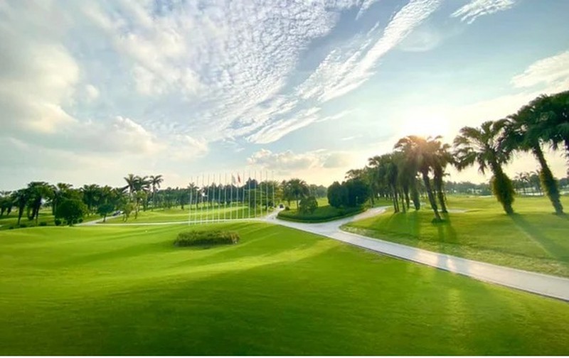 Sân golf Đầm Vạc. Ảnh: Heron Lake Golf Course