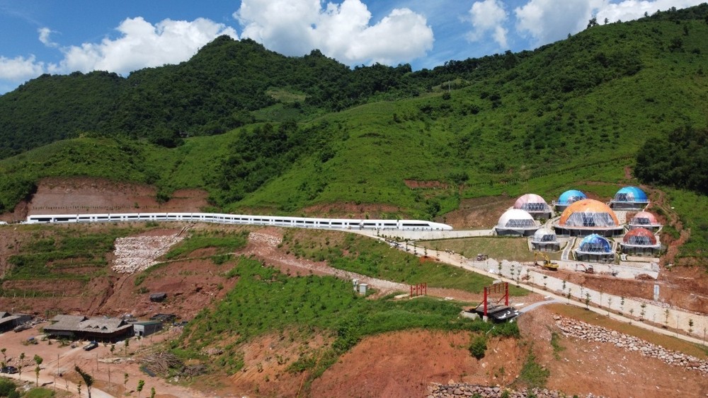 Sở Xây dựng Sơn La chỉ ra loạt vi phạm đối với Dự án Điểm du lịch Mộc Châu Island như việc nhiều công trình xây sai quy hoạch, chưa có trong quy hoạch được duyệt... Ảnh: Báo Xây dựng.