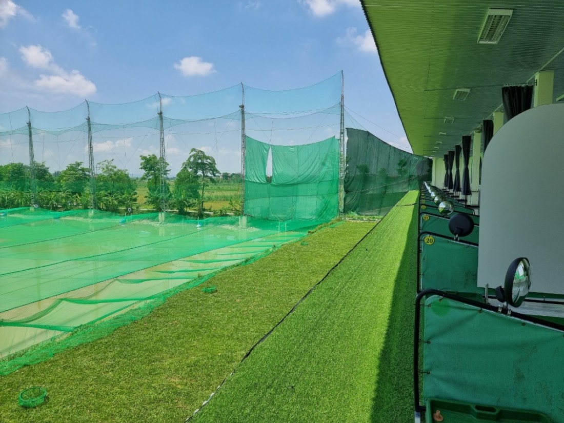 Bên trong khu vực tập golf được xây dựng trái phép tại 