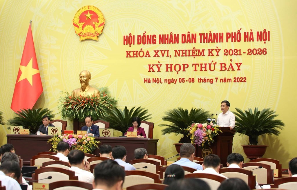 Phó Chủ tịch UBND thành phố Hà Nội Hà Minh Hải phát biểu tại kỳ họp. Ảnh: Nguyễn Thắng - TTXVN