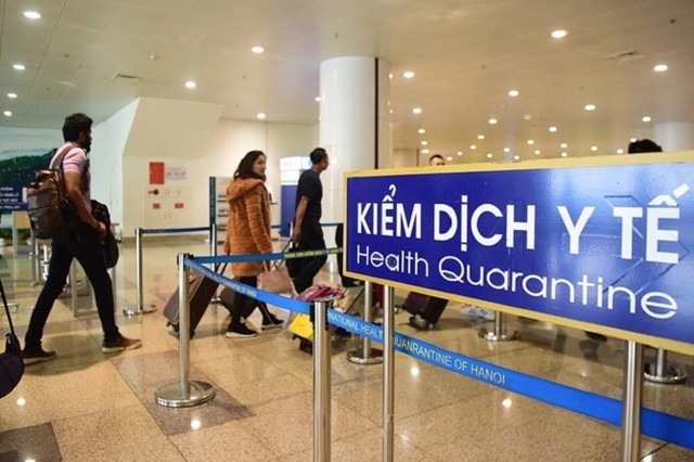 CDC Hà Nội tăng cường công tác kiểm dịch y tế, ngăn chặn dịch bệnh xâm nhập tại Cảng hàng không quốc tế Nội Bài. Ảnh minh họa