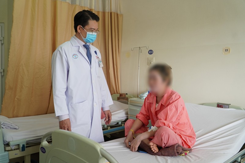 thời gian gần đây, Bệnh viện liên tiếp tiếp nhận nhiều trường hợp bị biến chứng phải nhập cấp cứu do phẫu thuật thẩm mỹ không an toàn.