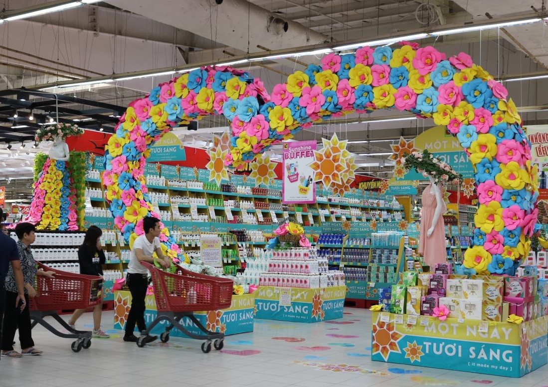 Siêu thị đưa ra nhiều chương trình khuyến mãi dịp 20/10. (Ảnh minh họa)