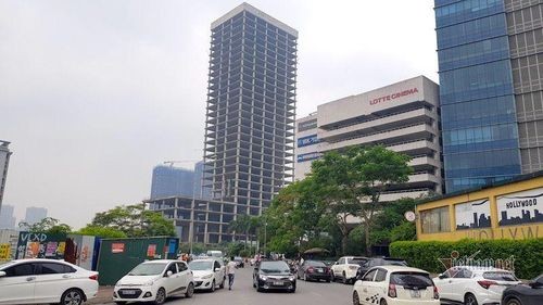 Theo thiết kế, tòa tháp VICEM có 31 tầng nổi, 4 tầng hầm nhưng đến nay tòa tháp mới hoàn thiện phần thô nằm “trơ xương” bên tòa nhà Keangnam cạnh đường vành đai 3
