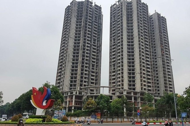 Dự án Khu nhà ở HH1 tại phường 7, TP.Vũng Tàu của Liên doanh Việt-Nga Vietsovpetro bị ngưng thi công từ tháng 8/2016 đến nay. Ảnh: PLO).