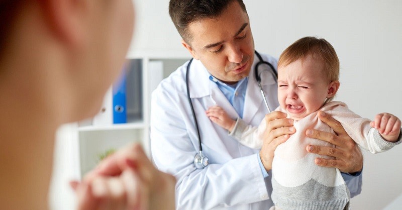 Trẻ bị ngộ độc thức ăn: Dấu hiệu nhận biết và cách xử lý