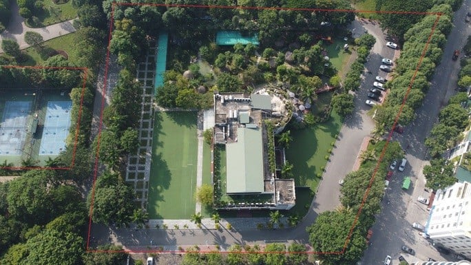 Toàn bộ khu đất mà Công ty Dạ Lan đang sử dụng hiện nay, trong đó có hơn 9.000 m2 là đất công viên, theo quy hoạch phê duyệt đây là đất cây xanh, thảm cỏ, giao thông, đường dạo. Ảnh: Người Lao động