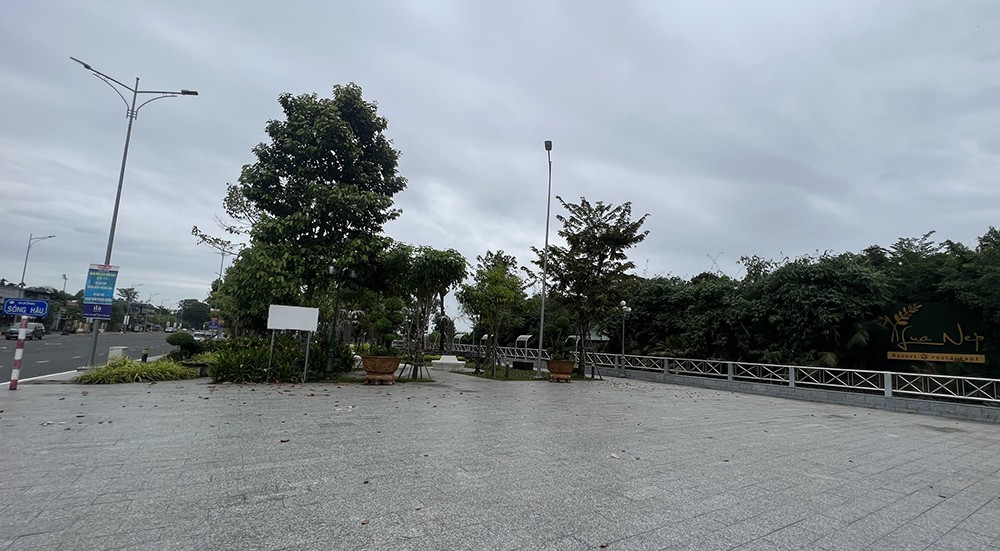 Công viên Sông Hậu (đoạn từ nhà hàng Lúa nếp đến quảng trường) tại phường Cái Khế, quận Ninh Kiều, TP Cần Thơ. Ảnh: Vietnamnet