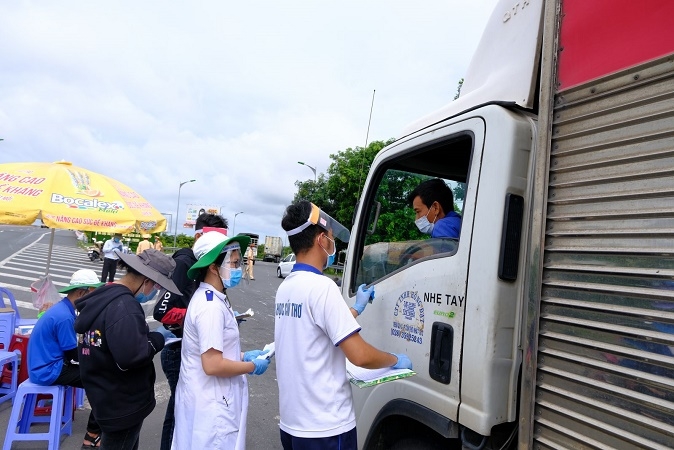 Những mặt hàng thiết yếu nào được lưu thông trong thời gian giãn cách?