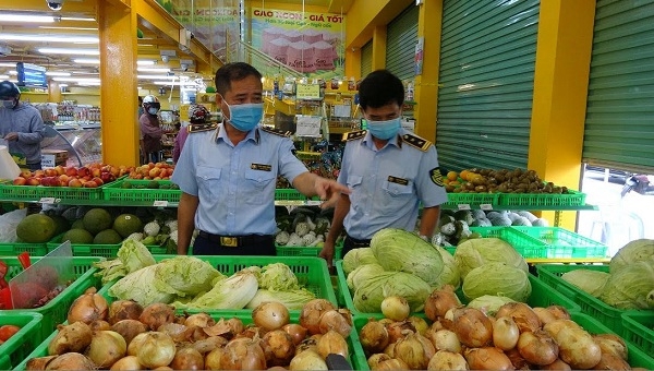 Long An: Xử lý 1.772 vụ kinh doanh hàng lậu, hàng giả và gian lận thương mại