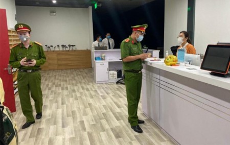 Bánh bao Phú Mỹ mốc đen khi vẫn còn hạn sử dụng