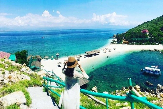 Khánh Hòa cho phép đón khách quốc tế có hộ chiếu vắc xin. Ảnh minh họa