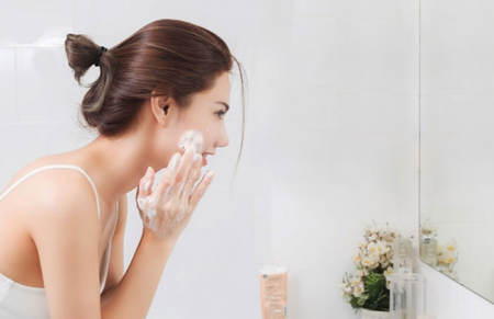 8 mẹo bảo vệ và chăm sóc da mùa dịch khi phải làm việc nhiều với máy tính