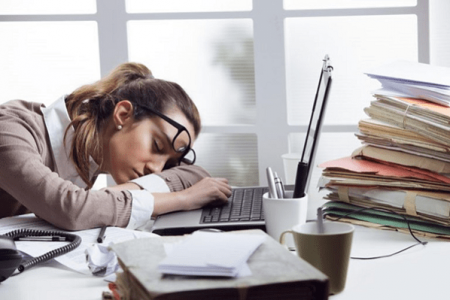8 mẹo bảo vệ và chăm sóc da mùa dịch khi phải làm việc nhiều với máy tính