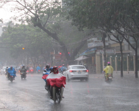 Dự báo thời tiết ngày 14/9: Mưa lan rộng ra toàn miền do dư âm của bão số 5