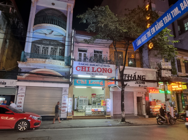 Tuyến phố Cầu Đất, nơi bán bánh Trung thu cổ truyền thất thu vì vắng khách. Ảnh: Vĩnh Quân