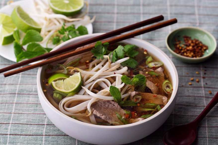Phở bò Việt Nam lọt danh sách Top 17 món ăn nên thử ít nhất một lần trong đời