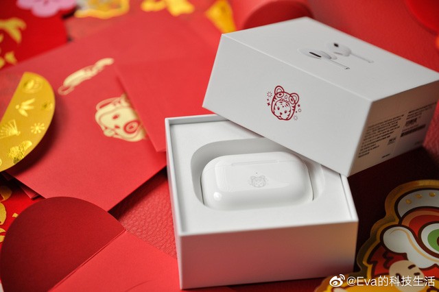 AirPods Pro phiên bản đặc biệt vừa được Apple cho ra mắt