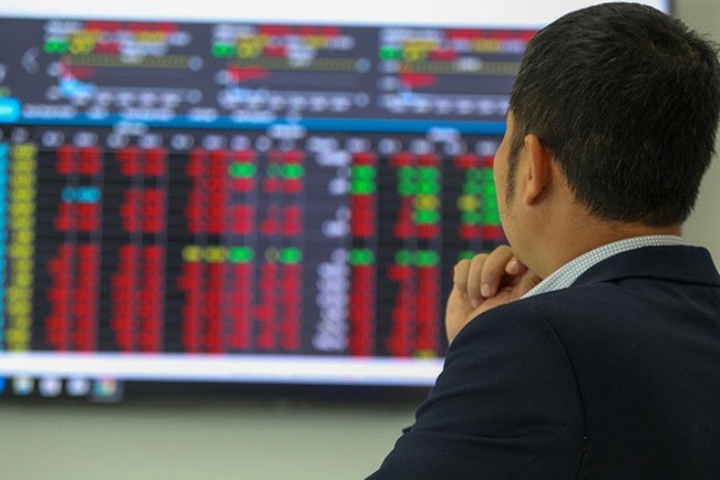 Lãnh đạo Bộ Tài chính yêu cầu khẩn trương kiểm tra, tìm nguyên nhân, khắc phục sự cố mất ổn định tạm thời trong phiên giao dịch chiều ngày 10/1