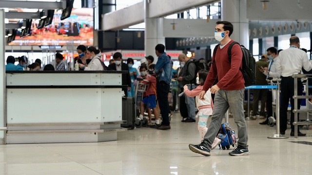 Quán triệt lực lượng lao động, nhất là khối lao động trực tiếp, đảm bảo tư thế, tác phong, có thái độ ứng xử văn minh, lịch sự đối với hành khách