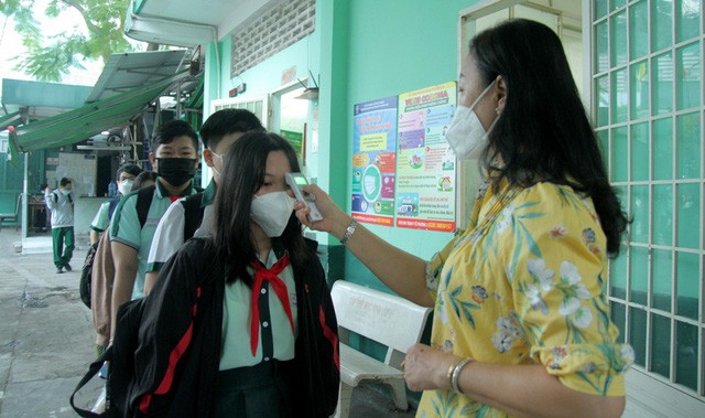 Trước khi học sinh quay lại học trực tiếp các nhà trường phải chuẩn bị, đảm bảo đủ nước uống hợp vệ sinh, mỗi học sinh có một cốc uống nước, đồ dùng cá nhân riêng.