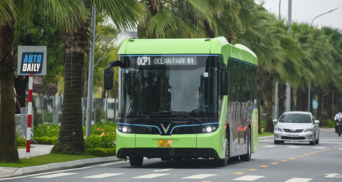 Tuyến xe buýt tại Thủ đô đi vào hoạt động được người dân  ủng hộ.