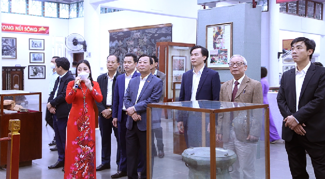 Bắn pháo hoa tầm cao dịp Giỗ Tổ Hùng Vương - Lễ hội Đền Hùng năm 2022