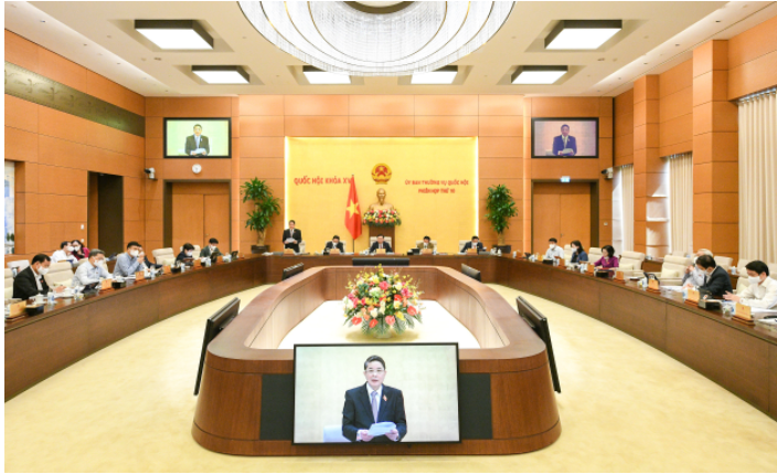 Ủy ban Thường vụ Quốc hội  cho ý kiến về báo cáo của Chính phủ tổng kết việc thực hiện Nghị quyết số 42/2017/QH14 ngày 21/6/2017 của Quốc hội về thí điểm xử lý nợ xấu của các tổ chức tín dụng và đề xuất hoàn thiện hệ thống pháp luật về xử lý nợ xấu, tài sản bảo đảm