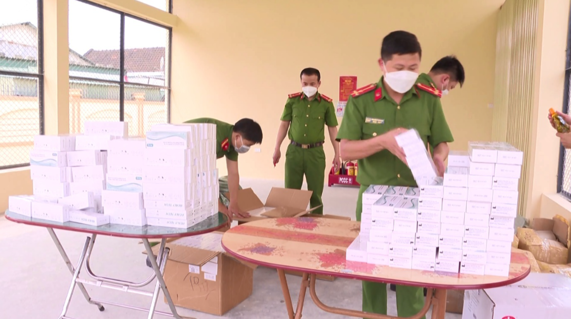 Hà Tĩnh: Thu giữ số lượng lớn kit test, thuốc điều trị COVID-19 không rõ nguồn gốc