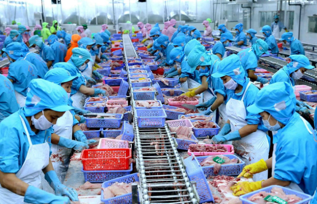 Nhiều gam màu sáng trong bức tranh xuất khẩu