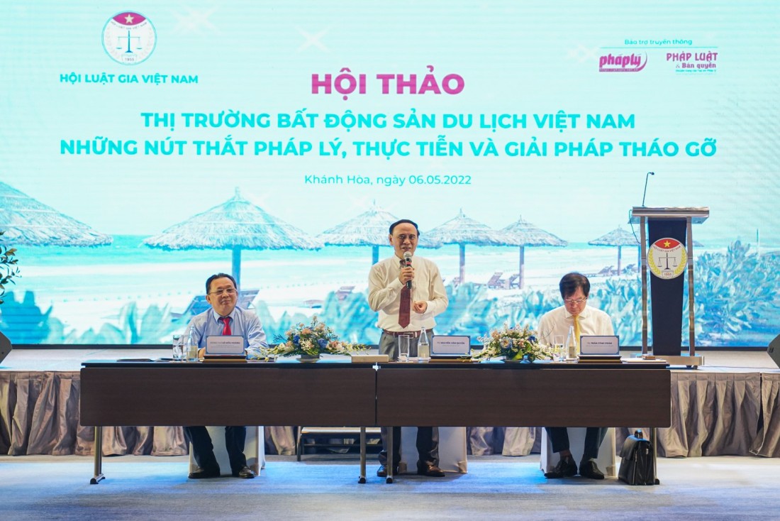 “Giải quyết được những nút thắt pháp lý sẽ khơi thông được nhiều vấn đề, đặc biệt ngân sách Nhà nước sẽ có thêm nguồn thu quan trọng từ hoạt động kinh doanh bất động sản du lịch” – TS. Nguyễn Văn Quyền nhấn mạnh tại hội thảo.