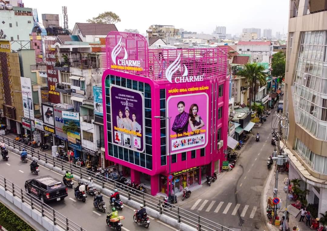 Chi nhánh nước hoa Charme tại 311 Hoàng Văn Thụ, quận Tân Bình, TP Hồ Chí Minh
