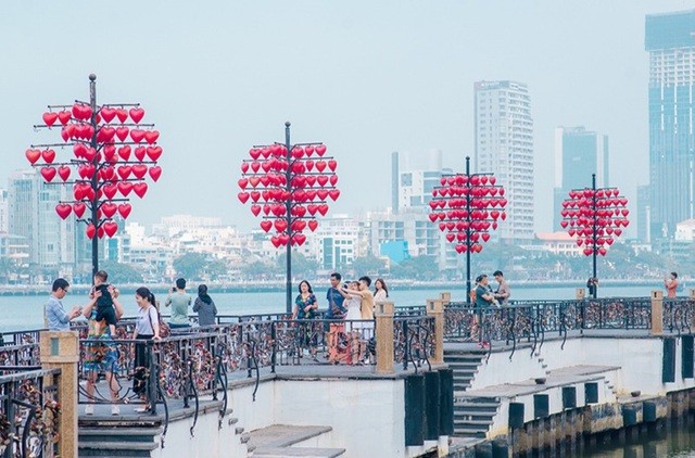 TP Đà Nẵng đón khách theo 3 giai đoạn.