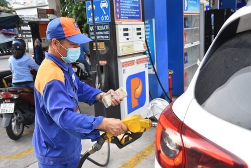 Từ ngày 2/1/2022, áp dụng quy định mới về công thức giá cơ sở xăng dầu.