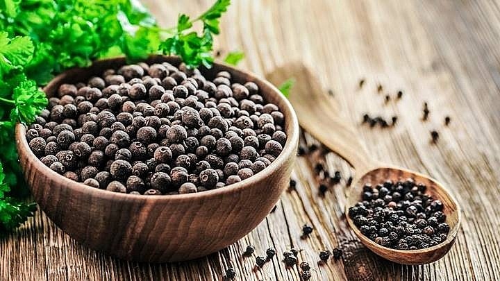Giá cà phê và hồ tiêu hôm nay 22/11: giá cà phê ổn định, thị trường tiêu trong mốc 58.000 – 61.500 đồng/kg