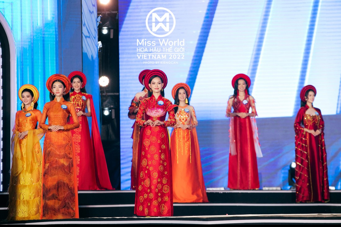 Miss World Vietnam 2022: Nghệ thuật kiến trúc Bình Định tái hiện trong tà áo dài Việt