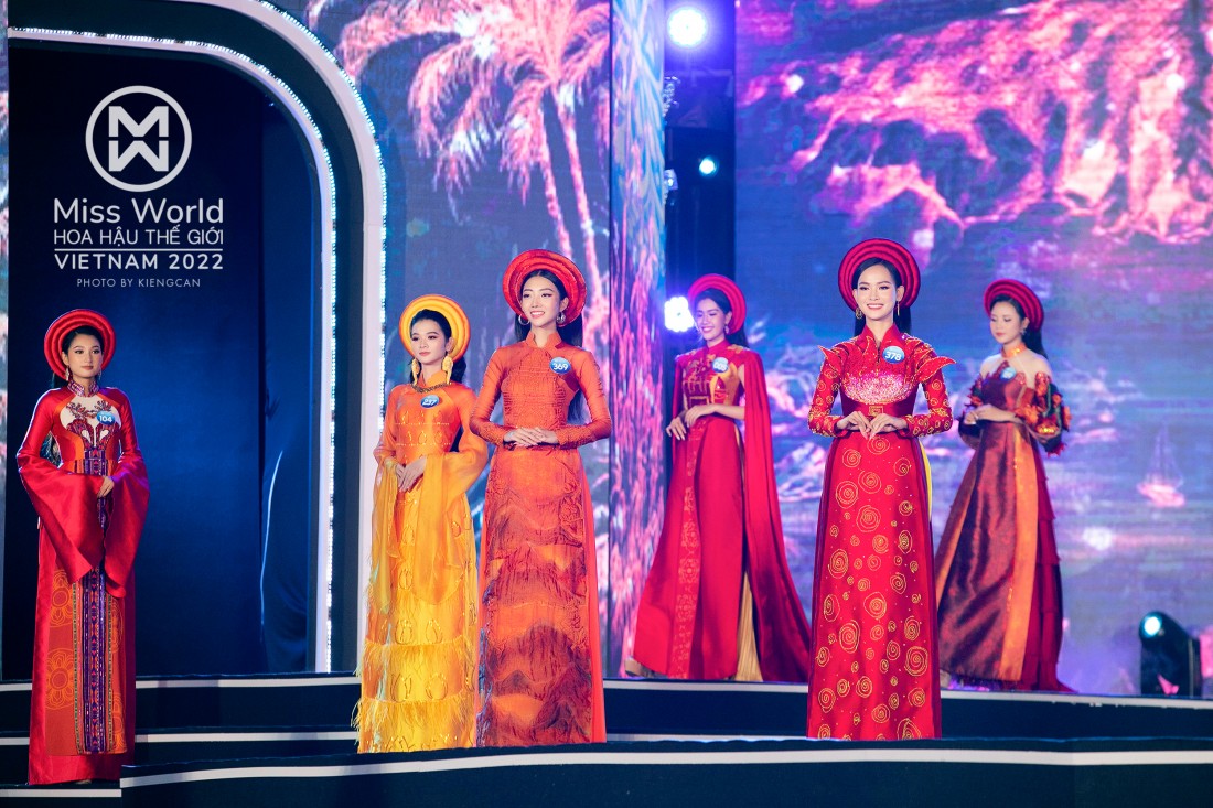 Miss World Vietnam 2022: Nghệ thuật kiến trúc Bình Định tái hiện trong tà áo dài Việt