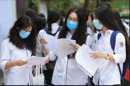 Hơn 50 đại học công bố điểm chuẩn, nhiều ngành khiến thí sinh 'choáng váng'