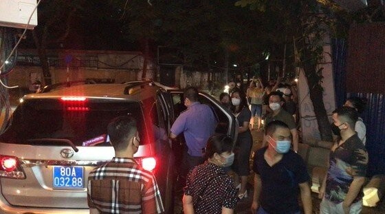 Cơ quan điều tra Viện KSND tối cao khám xét nhà ông Phùng Anh Lê.