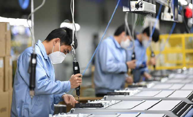 Nhiều chính sách có hiệu lực từ 2022: Thu nhập dưới 2 triệu là nghèo