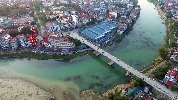 Theo Thanh tra tỉnh, Ban Quản lý dự án đầu tư và xây dựng tỉnh Cao Bằng đã bỏ quên những nguyên tắc được quy định tại các thông tư của Bộ Xây dựng về chi phí quản lý và chưa hiểu đầy đủ các công việc tác nghiệp quản lý công trình XDCB của ban quản lý. Ảnh một góc TP Cao Bằng